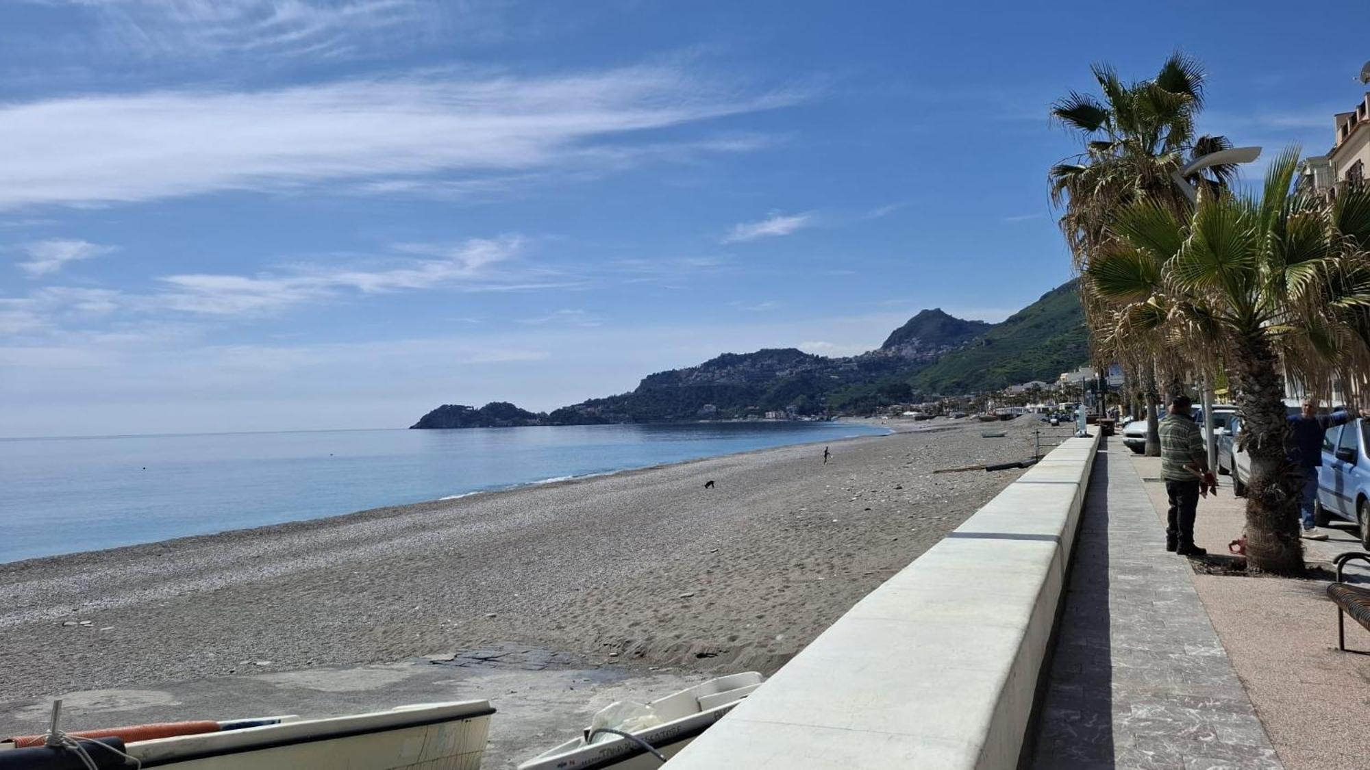 Terrazza Enjoy Apartment Letojanni Exterior photo